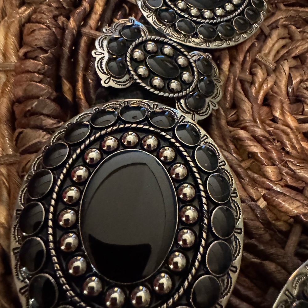 Black and Silver Western Style Belt - Picture 3 of 10